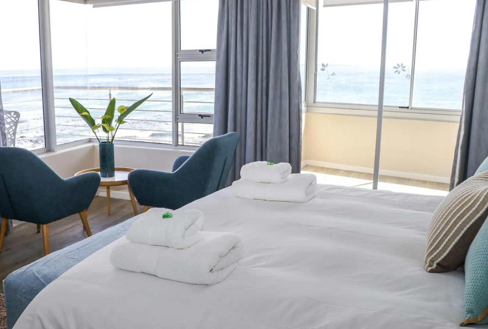 Ocean View Properties - Apartment 701 Cape Town