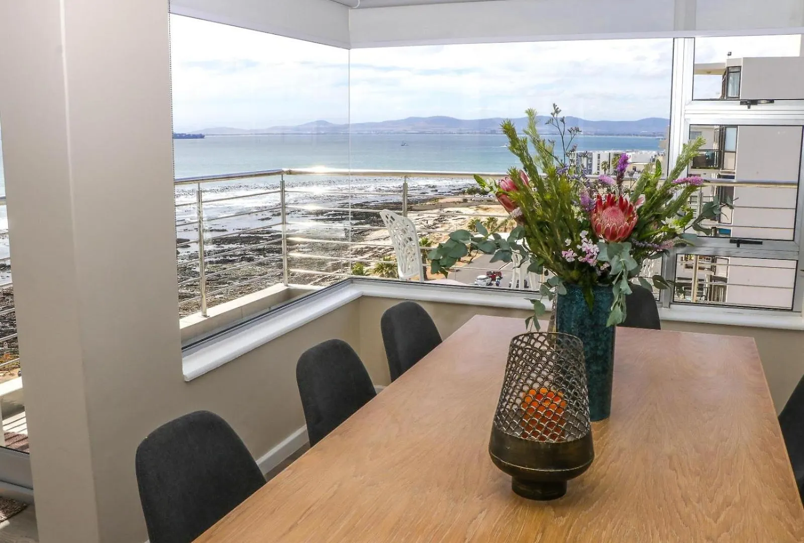 Ocean View Properties - Apartment 701 Cape Town